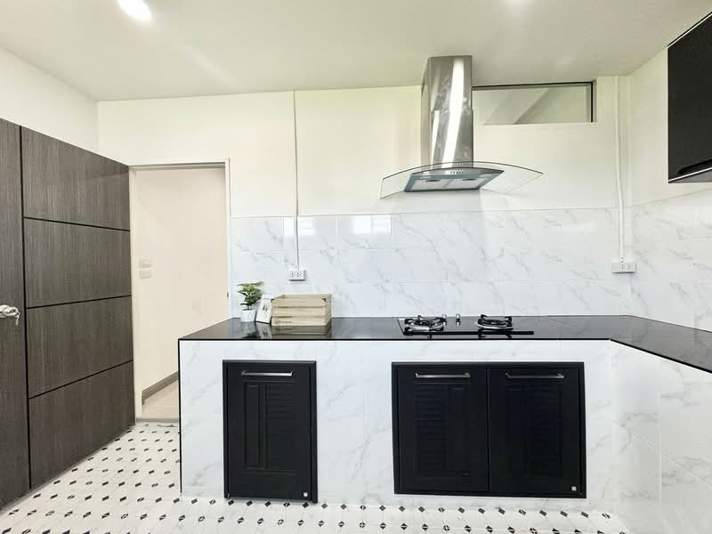 ให้เช่าทาวน์โฮม ม.คลาสสิคโฮม ไร่กล้วย ศรีราชา เฟอร์ครบพร้อมอยู่, ชลบุรี, สุรศักดิ์, ศรีราชา, ชลบุรี, 65 ตร.ม., ทาวน์เฮ้าส์ ให้เช่า, โดย ดุสิต แสงฟ้า, 500154174 - DDproperty.com