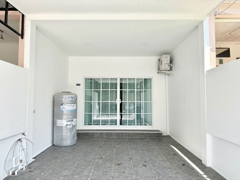 ให้เช่าทาวน์โฮม ม.คลาสสิคโฮม ไร่กล้วย ศรีราชา เฟอร์ครบพร้อมอยู่, Chon Buri (Pattaya), Surasak, Si Racha, Chon Buri (Pattaya), 2 Bedrooms, 65 sqm, Townhouse For Rent, by Dusit Saengfa, 500154174 - DDproperty.com