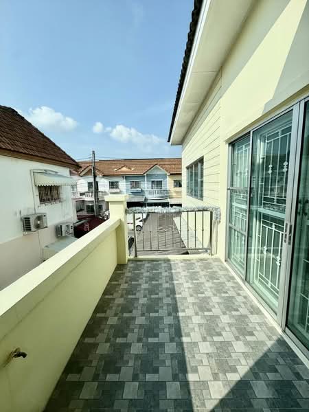 ขายด่วนบ้านแฝด ศรีราชา-หนองยายบู่ แต่งครบ พร้อมอยู่, ชลบุรี, สุรศักดิ์, ศรีราชา, ชลบุรี, 120 ตร.ม., บ้านแฝด ขาย, โดย ดุสิต แสงฟ้า, 500154178 - DDproperty.com