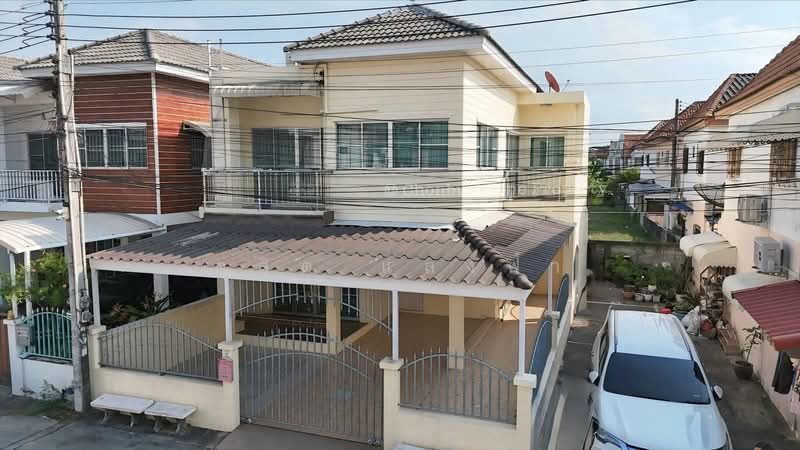 ขายด่วนบ้านแฝด ศรีราชา-หนองยายบู่ แต่งครบ พร้อมอยู่, Chon Buri (Pattaya), Surasak, Si Racha, Chon Buri (Pattaya), 3 Bedrooms, 120 sqm, Semi-Detached House (Twin House) For Sale, by Dusit Saengfa, 500154178 - DDproperty.com