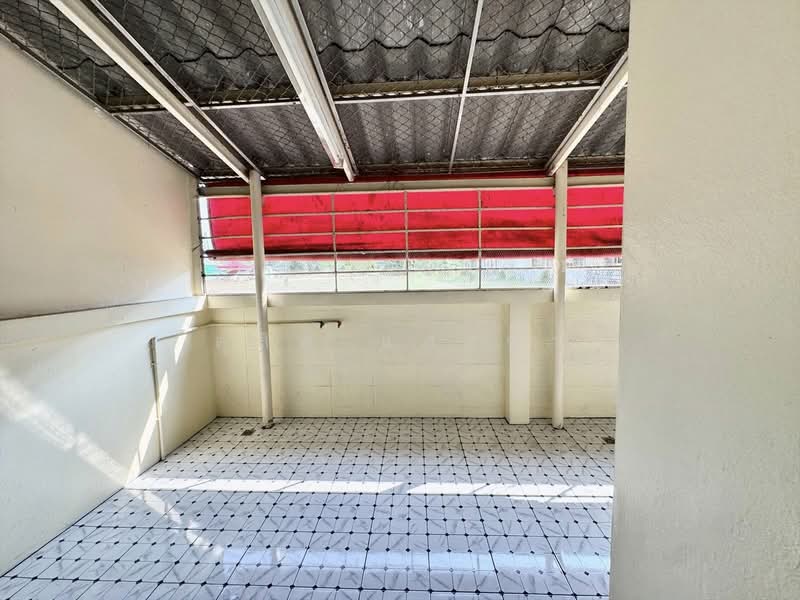 ขายด่วนบ้านแฝด ศรีราชา-หนองยายบู่ แต่งครบ พร้อมอยู่, ชลบุรี, สุรศักดิ์, ศรีราชา, ชลบุรี, 120 ตร.ม., บ้านแฝด ขาย, โดย ดุสิต แสงฟ้า, 500154178 - DDproperty.com