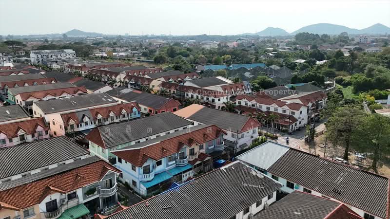 ขายด่วนบ้านแฝด ศรีราชา-หนองยายบู่ แต่งครบ พร้อมอยู่, Chon Buri (Pattaya), Surasak, Si Racha, Chon Buri (Pattaya), 3 Bedrooms, 120 sqm, Semi-Detached House (Twin House) For Sale, by Dusit Saengfa, 500154178 - DDproperty.com