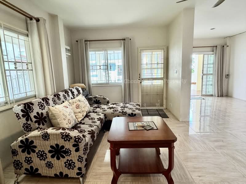 ขายด่วนบ้านแฝด ศรีราชา-หนองยายบู่ แต่งครบ พร้อมอยู่, Chon Buri (Pattaya), Surasak, Si Racha, Chon Buri (Pattaya), 3 Bedrooms, 120 sqm, Semi-Detached House (Twin House) For Sale, by Dusit Saengfa, 500154178 - DDproperty.com