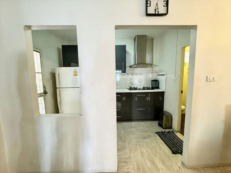 ขายด่วนบ้านแฝด ศรีราชา-หนองยายบู่ แต่งครบ พร้อมอยู่, Chon Buri (Pattaya), Surasak, Si Racha, Chon Buri (Pattaya), 3 Bedrooms, 120 sqm, Semi-Detached House (Twin House) For Sale, by Dusit Saengfa, 500154178 - DDproperty.com