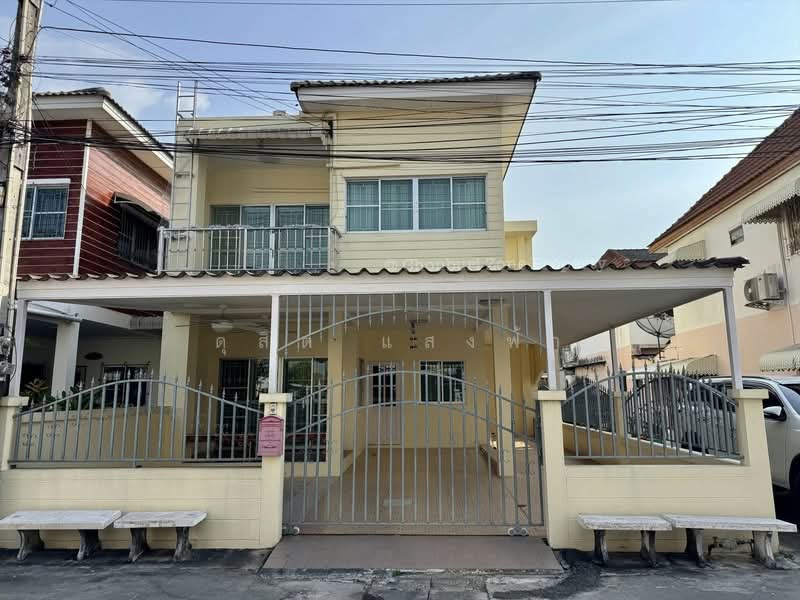 ขายด่วนบ้านแฝด ศรีราชา-หนองยายบู่ แต่งครบ พร้อมอยู่, Chon Buri (Pattaya), Surasak, Si Racha, Chon Buri (Pattaya), 3 Bedrooms, 120 sqm, Semi-Detached House (Twin House) For Sale, by Dusit Saengfa, 500154178 - DDproperty.com