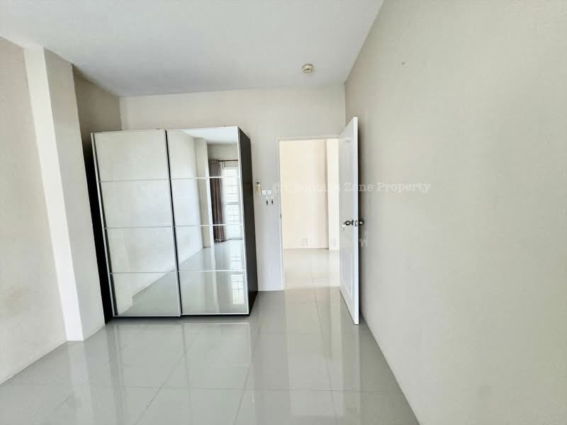 ขายด่วนบ้านแฝด ศรีราชา-หนองยายบู่ แต่งครบ พร้อมอยู่, Chon Buri (Pattaya), Surasak, Si Racha, Chon Buri (Pattaya), 3 Bedrooms, 120 sqm, Semi-Detached House (Twin House) For Sale, by Dusit Saengfa, 500154178 - DDproperty.com