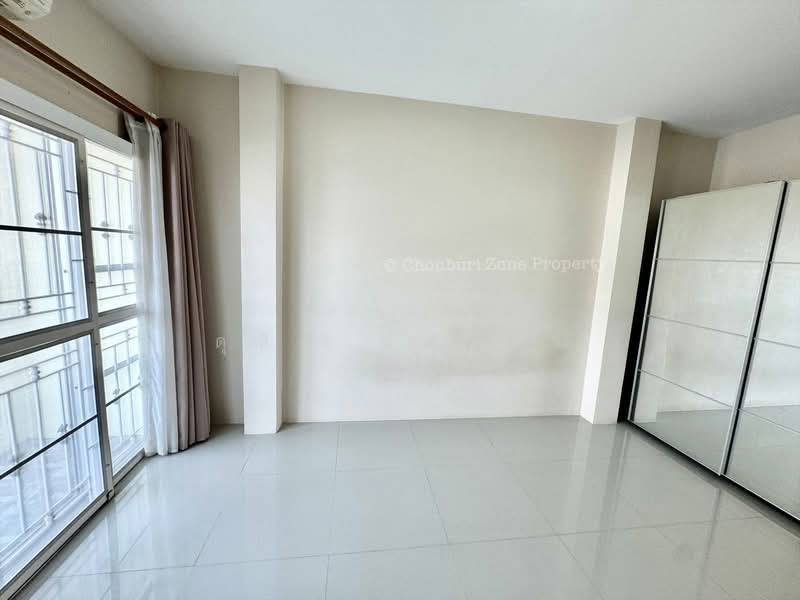 ขายด่วนบ้านแฝด ศรีราชา-หนองยายบู่ แต่งครบ พร้อมอยู่, Chon Buri (Pattaya), Surasak, Si Racha, Chon Buri (Pattaya), 3 Bedrooms, 120 sqm, Semi-Detached House (Twin House) For Sale, by Dusit Saengfa, 500154178 - DDproperty.com