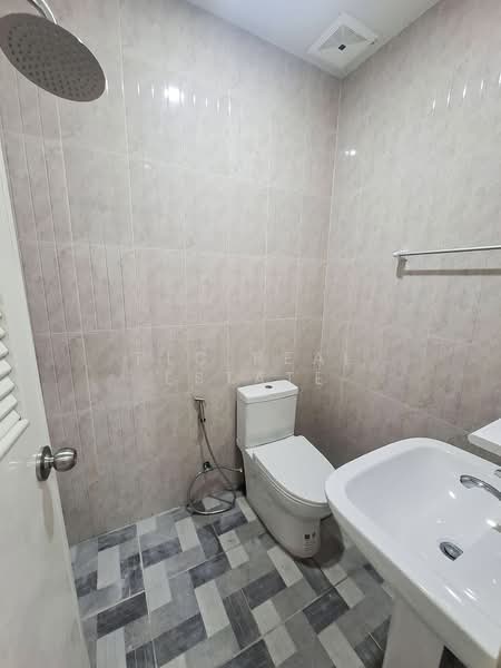 Townhouse for Sale Fully Renovated Soi Khao Noi, East Pattaya, Chon Buri (Pattaya), Bang Lamung, Bang Lamung (Pattaya), Chon Buri (Pattaya), 2 Bedrooms, 84 sqm, Townhouse For Sale, by PLC Real Estate, 500154199 - DDproperty.com