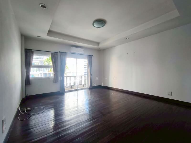 ทาวน์เฮ้าส์ใจกลางเมือง ให้เช่า – ใกล้นิมานฯ เพียง 5 นาที ค่าเช่า 33,000 บาท / เดือน รหัสทรัพย์ : No., เชียงใหม่, สุเทพ, เมืองเชียงใหม่, เชียงใหม่, 110 ตร.ม., ทาวน์เฮ้าส์ ให้เช่า, โดย Rutchaporn Tunsiri, 500154202 - DDproperty.com