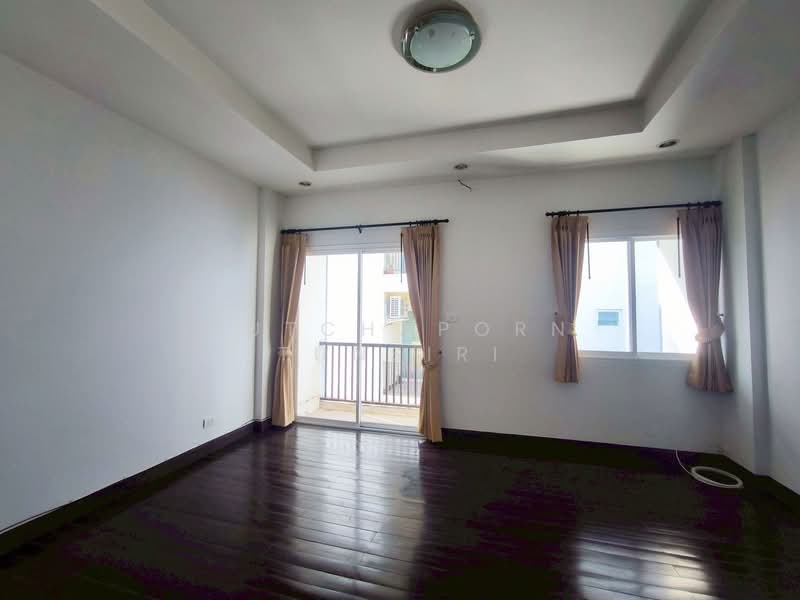 ทาวน์เฮ้าส์ใจกลางเมือง ให้เช่า – ใกล้นิมานฯ เพียง 5 นาที ค่าเช่า 33,000 บาท / เดือน รหัสทรัพย์ : No., Chiang Mai, Su Thep, Muang Chiang Mai, Chiang Mai, 3 Bedrooms, 110 sqm, Townhouse For Rent, by Rutchaporn Tunsiri, 500154202 - DDproperty.com