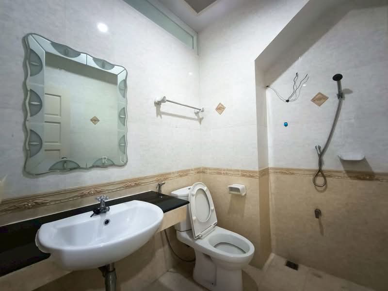 ทาวน์เฮ้าส์ใจกลางเมือง ให้เช่า – ใกล้นิมานฯ เพียง 5 นาที ค่าเช่า 33,000 บาท / เดือน รหัสทรัพย์ : No., Chiang Mai, Su Thep, Muang Chiang Mai, Chiang Mai, 3 Bedrooms, 110 sqm, Townhouse For Rent, by Rutchaporn Tunsiri, 500154202 - DDproperty.com