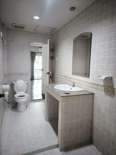 ทาวน์เฮ้าส์ใจกลางเมือง ให้เช่า – ใกล้นิมานฯ เพียง 5 นาที ค่าเช่า 33,000 บาท / เดือน รหัสทรัพย์ : No., Chiang Mai, Su Thep, Muang Chiang Mai, Chiang Mai, 3 Bedrooms, 110 sqm, Townhouse For Rent, by Rutchaporn Tunsiri, 500154202 - DDproperty.com