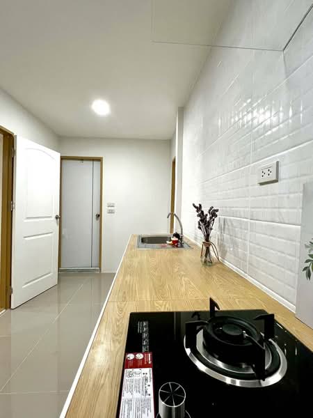 ขายทาวน์โฮมรีโนเวทใหม่ ม.แสนปรีดา2 ห้วยเล็ก แหลมฉบัง ศรีราชา, ชลบุรี, ทุ่งสุขลา, ศรีราชา, ชลบุรี, 100 ตร.ม., ทาวน์เฮ้าส์ ขาย, โดย ดุสิต แสงฟ้า, 500154219 - DDproperty.com