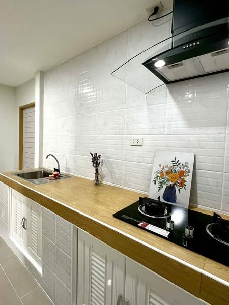 ขายทาวน์โฮมรีโนเวทใหม่ ม.แสนปรีดา2 ห้วยเล็ก แหลมฉบัง ศรีราชา, Chon Buri (Pattaya), Thung Suk La, Si Racha, Chon Buri (Pattaya), 2 Bedrooms, 100 sqm, Townhouse For Sale, by Dusit Saengfa, 500154219 - DDproperty.com