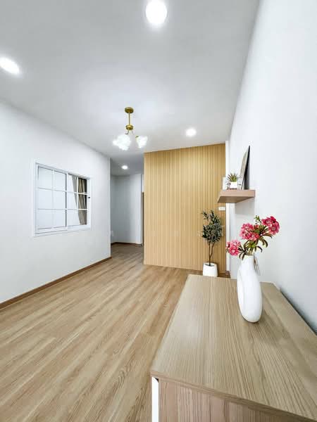 ขายทาวน์โฮมรีโนเวทใหม่ ม.แสนปรีดา2 ห้วยเล็ก แหลมฉบัง ศรีราชา, Chon Buri (Pattaya), Thung Suk La, Si Racha, Chon Buri (Pattaya), 2 Bedrooms, 100 sqm, Townhouse For Sale, by Dusit Saengfa, 500154219 - DDproperty.com