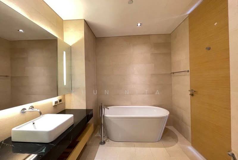 Saladaeng One, Bangkok, Sala Daeng 1 Alley, Silom, Bang Rak, Bangkok, 2 Bedrooms, 90 sqm, Condo For Rent, by Khun Nita, 500154235 - DDproperty.com