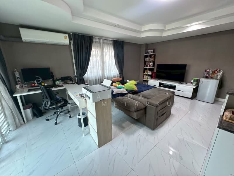 Single house Rama 9 Soi 43 near The Nine Rama 9, Bangkok, พระราม9 ซอย43, Suan Luang, Suan Luang, Bangkok, 6 Bedrooms, 704 sqm, Single Detached House For Sale, by Wanida Dechametarkul, 500154249 - DDproperty.com