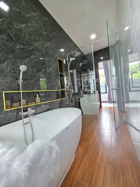 Pool Villa for sale Pong - Pattaya, Chon Buri (Pattaya), Poong, Bang Lamung (Pattaya), Chon Buri (Pattaya), 3 Bedrooms, 400 sqm, Villa For Sale, by Nichapa Phiachan, 500154261 - DDproperty.com