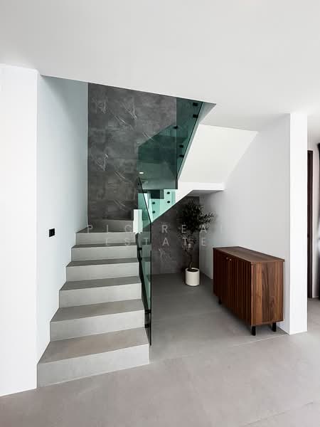 วิลล่า 3 ห้องนอนให้เช่า วงศ์อมาตย์ พัทยาเหนือ, ชลบุรี, บางละมุง, บางละมุง, ชลบุรี, 220 ตร.ม., วิลล่า ให้เช่า, โดย PLC Real Estate, 500154265 - DDproperty.com