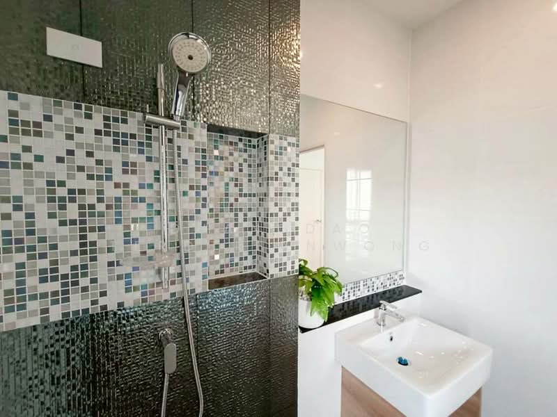 Baan Klang Muang The Edition Sathorn-Suksawat, Bangkok, Soi Suksawat 64, Bangmot, Thung Khru, Bangkok, 3 Bedrooms, 151 sqm, Townhouse For Rent, by Duangdao Terdtieanwong, 500154282 - DDproperty.com