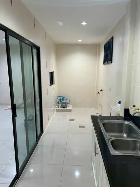iDesign Lam Luk Ka Khlong 3, Pathum Thani, Lat Sawai, Lam Luk Ka, Pathum Thani, 3 Bedrooms, 175 sqm, Townhouse For Sale, by สรภพ ยอดไชย (สีฝุ่น), 500154293 - DDproperty.com