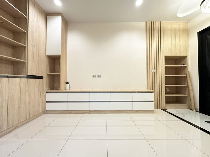 Perfect Place Ramkhamhaeng-Suvarnabhumi 3, Bangkok, Wat Arun, Bangkok Yai, Bangkok, 5 Bedrooms, 260 sqm, Single Detached House For Sale, by คุณรวีวรรณ อู่เงิน, 500154300 - DDproperty.com