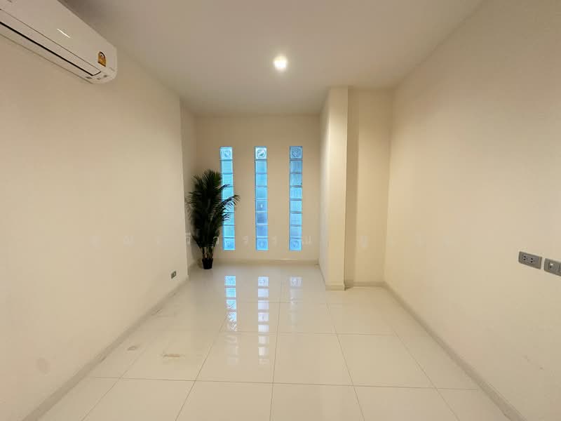 Perfect Place Ramkhamhaeng-Suvarnabhumi 3, Bangkok, Wat Arun, Bangkok Yai, Bangkok, 5 Bedrooms, 260 sqm, Single Detached House For Sale, by คุณรวีวรรณ อู่เงิน, 500154300 - DDproperty.com