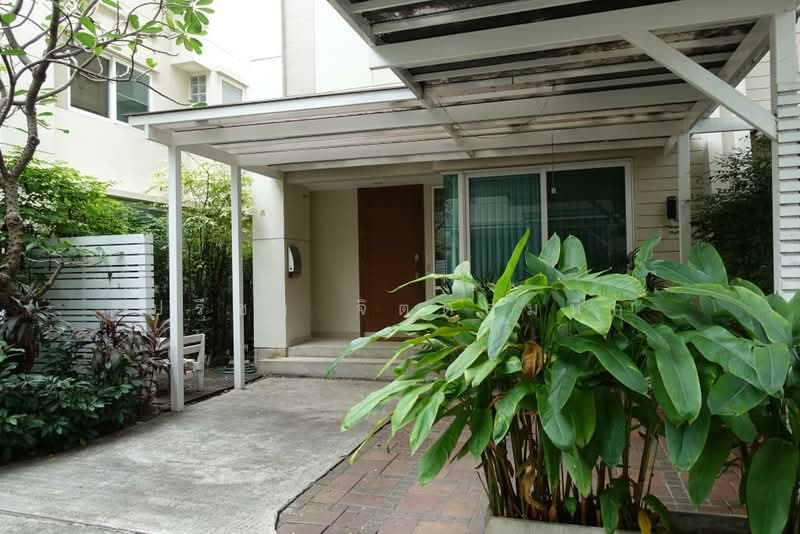 Semi-Detached house 4 bedrooms in secure compound, Ekamai-Pridi Banomyong, Bangkok, เอกมัย, Phra Kanong Nua, Watthana, Bangkok, 4 Bedrooms, 350 sqm, Semi-Detached House (Twin House) For Rent, by ปรีชา จิตต์สมนึก, 500154329 - DDproperty.com