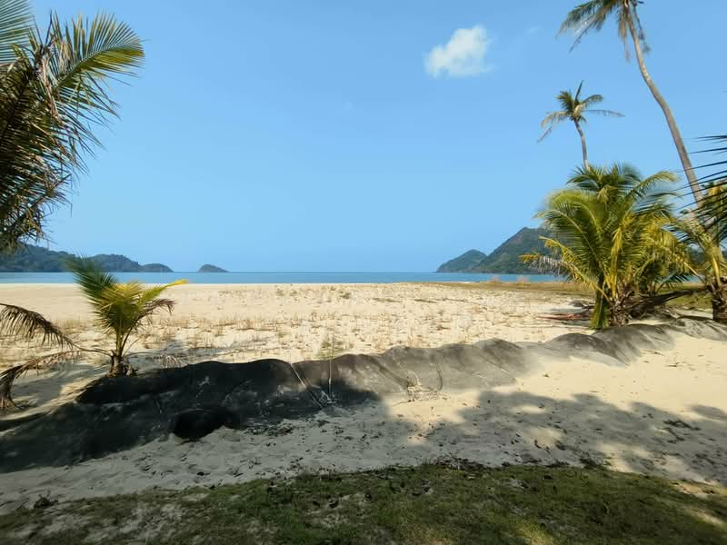 ขาย - ขาย Pool Villa เกาะช้าง (วิวทะเล หาดส่วนตัว ภูเขาล้อมรอบ) เนื้อที่ 355 ตร.วา 700 ตร.ม. +สระว่ายน้ำ, ตราด