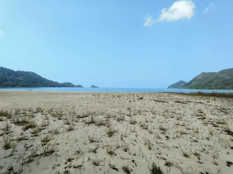 For Sale - ขาย Pool Villa เกาะช้าง (วิวทะเล หาดส่วนตัว ภูเขาล้อมรอบ) เนื้อที่ 355 ตร.วา 700 ตร.ม. +สระว่ายน้ำ, Trat