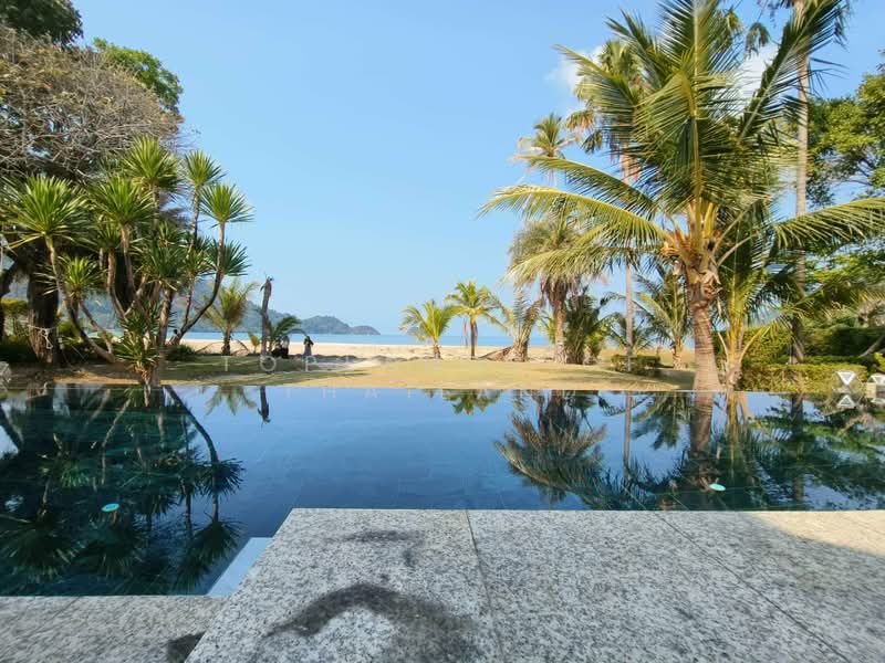 For Sale - ขาย Pool Villa เกาะช้าง (วิวทะเล หาดส่วนตัว ภูเขาล้อมรอบ) เนื้อที่ 355 ตร.วา 700 ตร.ม. +สระว่ายน้ำ, Trat