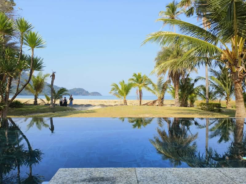 ขาย - ขาย Pool Villa เกาะช้าง (วิวทะเล หาดส่วนตัว ภูเขาล้อมรอบ) เนื้อที่ 355 ตร.วา 700 ตร.ม. +สระว่ายน้ำ, ตราด