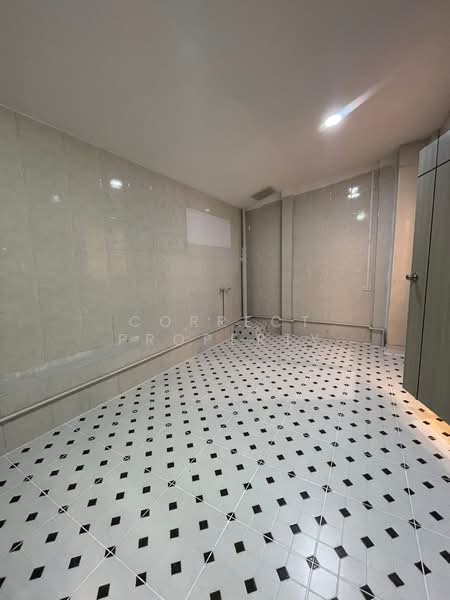 ให้เช่าโฮมออฟฟิศติดถนนในซอยกรุงเทพกรีฑา 7, Bangkok, Hua Mak, Bang Kapi, Bangkok, , 26 sqm, Shophouse For Rent, by Correct Property, 500154352 - DDproperty.com