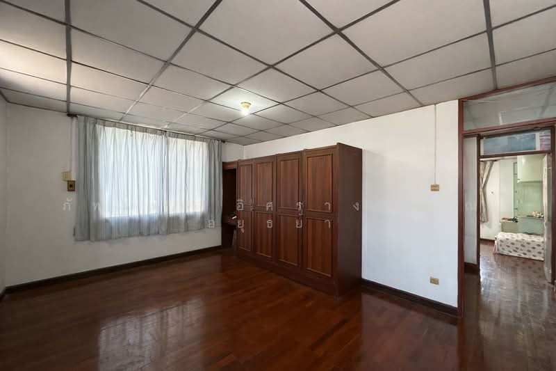 บ้านเสนานิเวศน์ 1 ซอย ประเสริฐมนูกิจ 18 ถนนเกษตร-นวมินทร์ แขวงจรเข้บัว เขตลาดพร้าว กรุงเทพมหานค, Bangkok, เกษตร นวมินทร์, Lat Phrao, Lat Phrao, Bangkok, 4 Bedrooms, 700 sqm, Single Detached House For Sale, by ภัทรนัน อิศรางกูร ณ อยุธยา, 500154376 - DDproperty.com