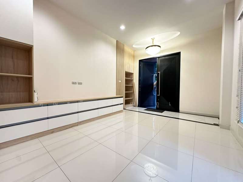 Perfect Place Ramkhamhaeng-Suvarnabhumi 3, Bangkok, Wat Arun, Bangkok Yai, Bangkok, 5 Bedrooms, 260 sqm, Single Detached House For Rent, by คุณรวีวรรณ อู่เงิน, 500154387 - DDproperty.com