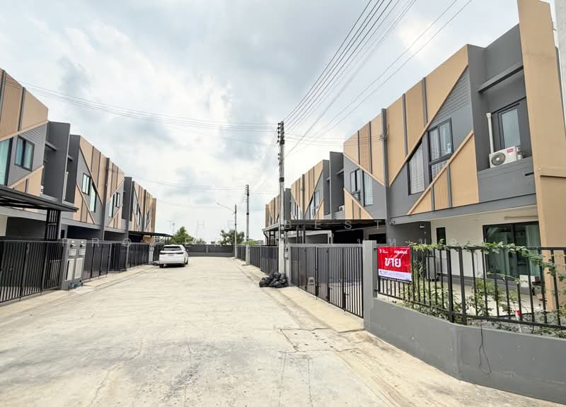 The Residence Hitech, Phra Nakhon Si Ayutthaya, Ban Len, Bang Pa-In, Phra Nakhon Si Ayutthaya, 3 Bedrooms, 100 sqm, Townhouse For Sale, by The Best Property ใบหม่อน, 500154425 - DDproperty.com