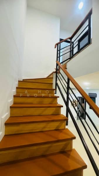 หมู่บ้านมณีรินทร์วิลเลจ แหลมฉบัง : Maneerin Village Laemchabang, Chon Buri (Pattaya), Bang Lamung, Bang Lamung (Pattaya), Chon Buri (Pattaya), 4 Bedrooms, 147 sqm, Townhouse For Sale, by A House Property Co.,Ltd., 500154440 - DDproperty.com