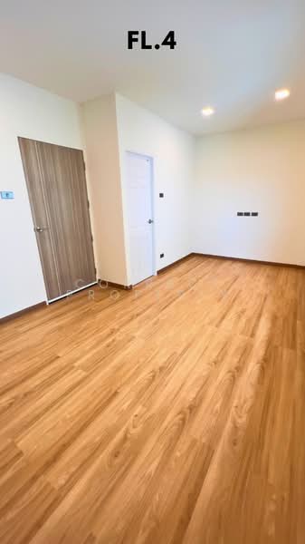 ให้เช่าโฮมออฟฟิศใหม่ ทำเลเลียบทางด่วนเอกมัย รามอินทรา, Bangkok, Lat Phrao, Lat Phrao, Bangkok, 2 Bedrooms, 225 sqm, Townhouse For Rent, by Correct Property, 500154460 - DDproperty.com