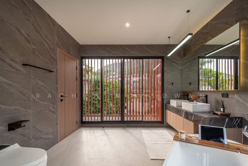 Urgent sale! Detached pool villa, corner lot, Ratsada, Phuket. Land area 89.2 sq.wa (350 sq.m),, Phuket, Ratsada, Muang Phuket, Phuket, 3 Bedrooms, 350 sqm, Single Detached House For Sale, by Rachen Nopsuwan, 500154511 - DDproperty.com