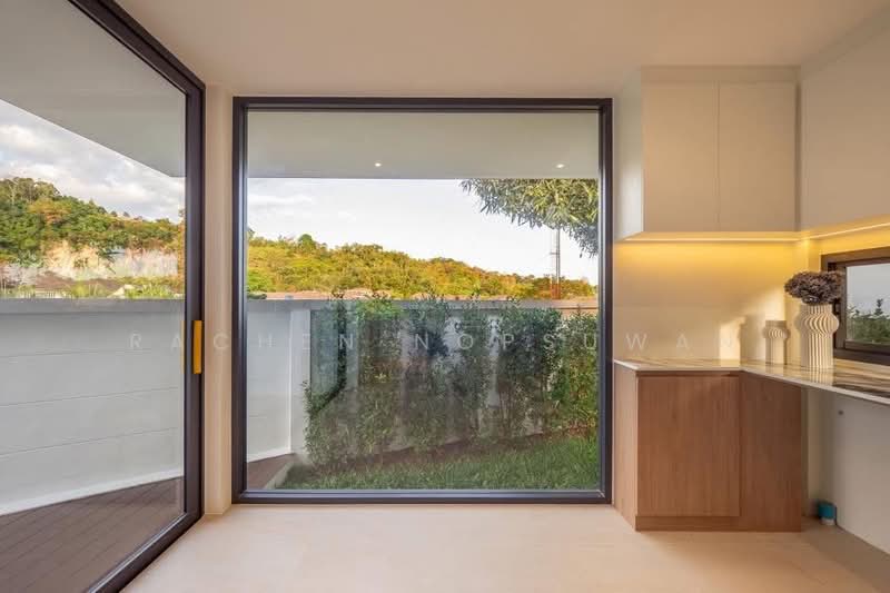 Urgent sale! Detached pool villa, corner lot, Ratsada, Phuket. Land area 89.2 sq.wa (350 sq.m),, Phuket, Ratsada, Muang Phuket, Phuket, 3 Bedrooms, 350 sqm, Single Detached House For Sale, by Rachen Nopsuwan, 500154511 - DDproperty.com