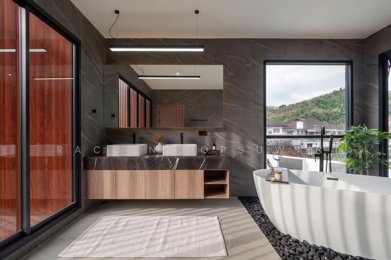 Urgent sale! Detached pool villa, corner lot, Ratsada, Phuket. Land area 89.2 sq.wa (350 sq.m),, Phuket, Ratsada, Muang Phuket, Phuket, 3 Bedrooms, 350 sqm, Single Detached House For Sale, by Rachen Nopsuwan, 500154511 - DDproperty.com