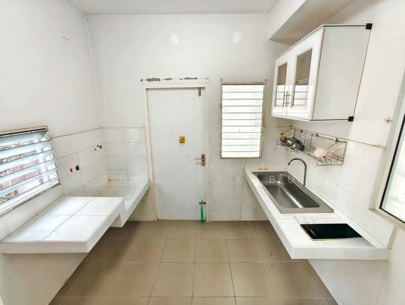 Pruklada 3 Rangsit - Klong 4, Pathum Thani, Lat Sawai, Lam Luk Ka, Pathum Thani, 3 Bedrooms, 200 sqm, Single Detached House For Sale, by CHAWALIT KONGSAKPAIBUL, 500154536 - DDproperty.com