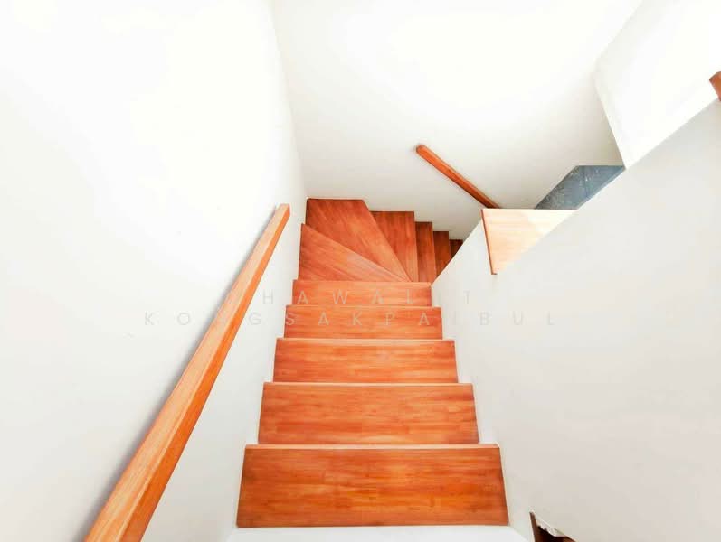 Pruklada 3 Rangsit - Klong 4, Pathum Thani, Lat Sawai, Lam Luk Ka, Pathum Thani, 3 Bedrooms, 200 sqm, Single Detached House For Sale, by CHAWALIT KONGSAKPAIBUL, 500154536 - DDproperty.com