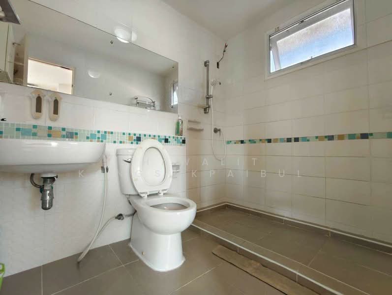 Pruklada 3 Rangsit - Klong 4, Pathum Thani, Lat Sawai, Lam Luk Ka, Pathum Thani, 3 Bedrooms, 200 sqm, Single Detached House For Sale, by CHAWALIT KONGSAKPAIBUL, 500154536 - DDproperty.com