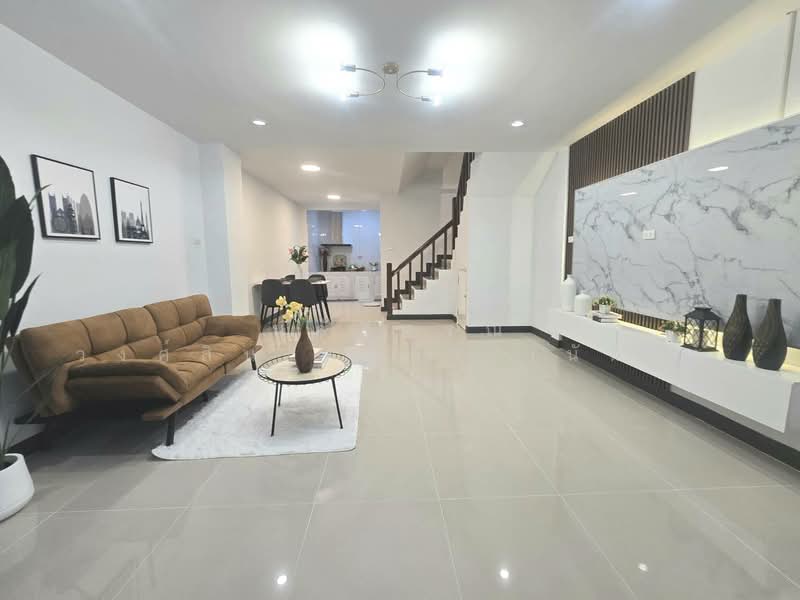 Moobaan K.C. Ramintra 7 : หมู่บ้านเค.ซี. รามอินทรา 7, กรุงเทพ, สามวาตะวันตก, คลองสามวา, กรุงเทพ, 96 ตร.ม., ทาวน์เฮ้าส์ ขาย, โดย นภัสศรณ์ วงศ์สินไทยกร (นันท์), 500154607 - DDproperty.com