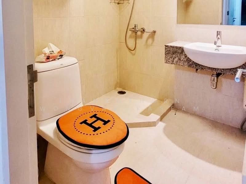 The Clover Thonglor Residence, Bangkok, Soi Sukhumvit 55, Khlong Tan Nua, Watthana, Bangkok, 2 Bedrooms, 71 sqm, Condo For Rent, by Thananthorn Wongvarnkaseam, 500154638 - DDproperty.com