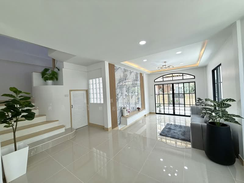 ม.มาริสา สุเหร่าคลองหนึ่ง5 ซอยมาริสา 6 แขวงบางชัน คลองสามวา, Bangkok, สุเหร่าคลองหนึ่ง5, Bang Chun, Khlong Sam Wa, Bangkok, 4 Bedrooms, 120 sqm, Townhouse For Sale, by นภัสศรณ์ วงศ์สินไทยกร (นันท์), 500154641 - DDproperty.com