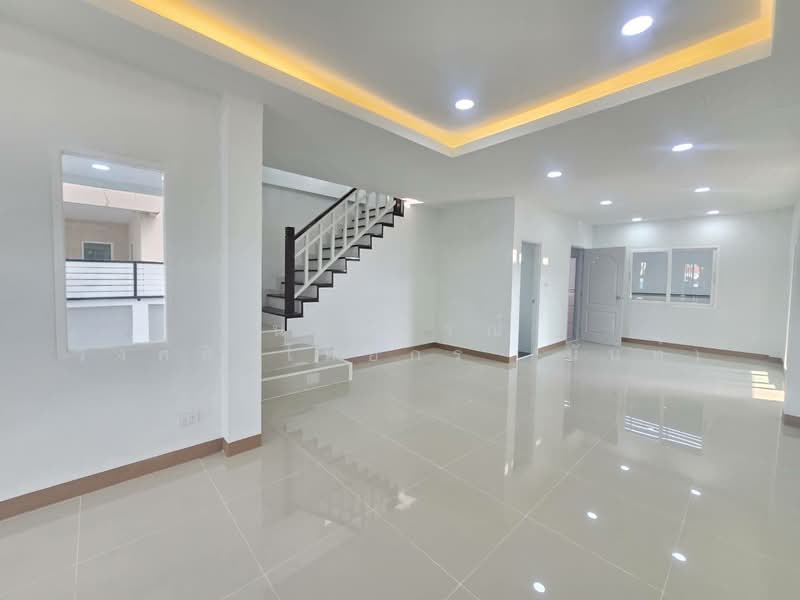 S Ville Rangsit-Lamlukka Klong 4, Pathum Thani, Sawai Pracharat Road (Lam Luk Ka, Khlong 4), Lat Sawai, Lam Luk Ka, Pathum Thani, 3 Bedrooms, 160 sqm, Single Detached House For Sale, by นภัสศรณ์ วงศ์สินไทยกร (นันท์), 500154653 - DDproperty.com