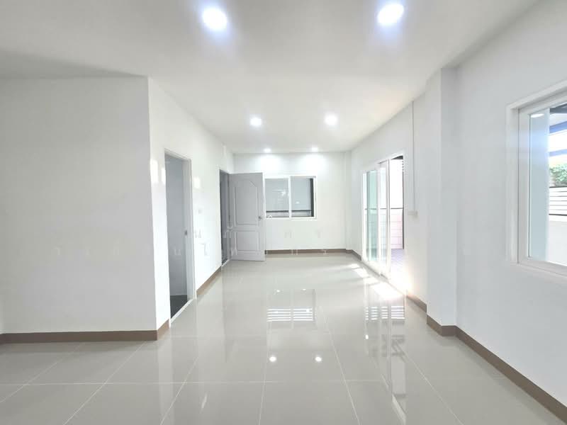 S Ville Rangsit-Lamlukka Klong 4, Pathum Thani, Sawai Pracharat Road (Lam Luk Ka, Khlong 4), Lat Sawai, Lam Luk Ka, Pathum Thani, 3 Bedrooms, 160 sqm, Single Detached House For Sale, by นภัสศรณ์ วงศ์สินไทยกร (นันท์), 500154653 - DDproperty.com