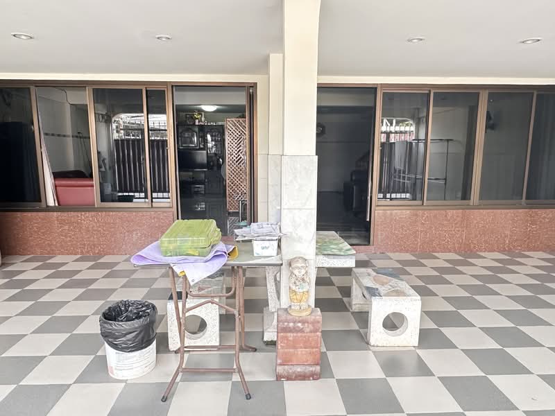 ทาวน์เฮ้าส์ จรัญสนิทวงศ์13, Bangkok, Bang Waek, Phasi Charoen, Bangkok, 4 Bedrooms, 230 sqm, Townhouse For Sale, by Pimprapai P., 500154667 - DDproperty.com